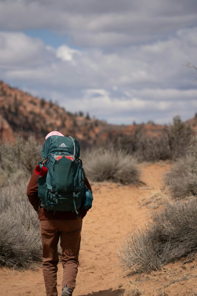 Safety tips for women hiking alone.